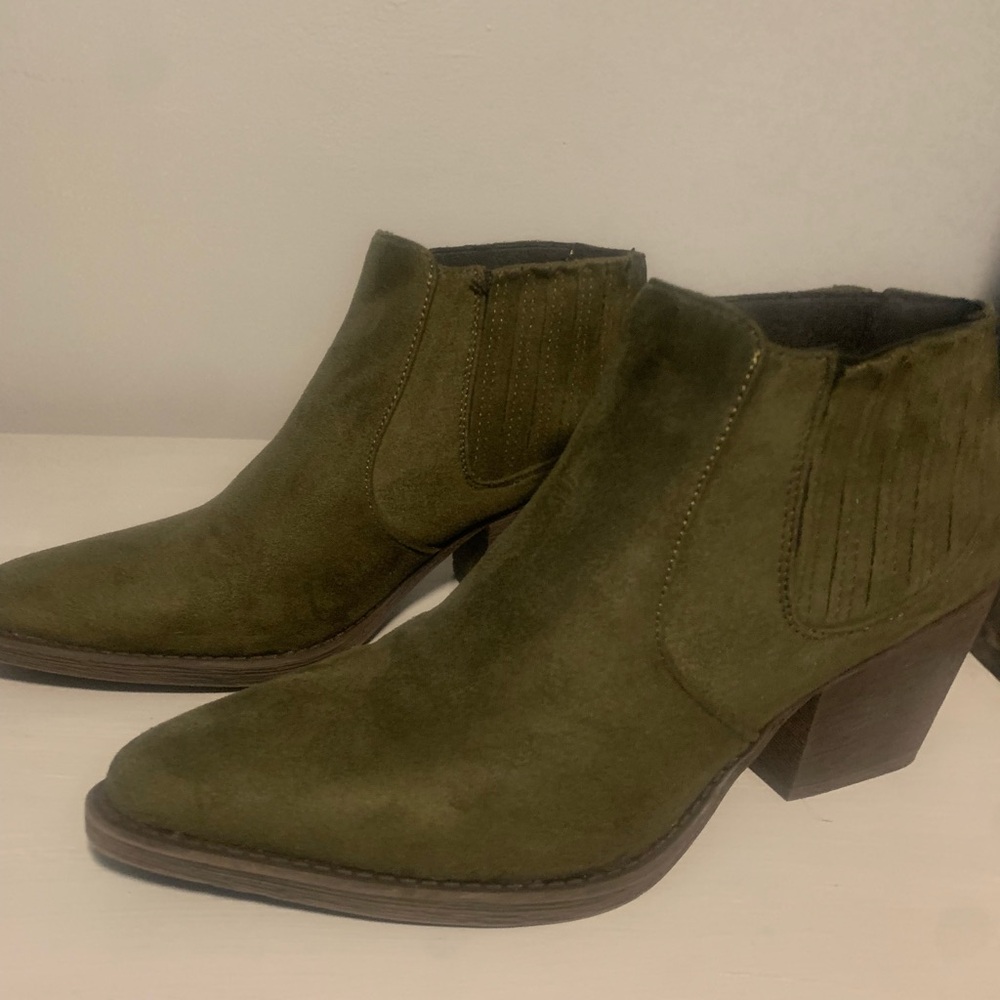 Ankle booties size 8